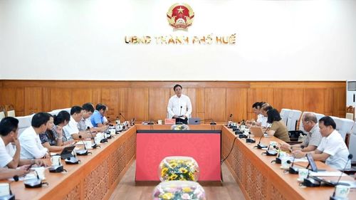 Đồng chí Nguyễn Khắc Toàn, UVTW Đảng, Phó Bí thư Thành ủy, Chủ tịch UBND thành phố kết luận buổi làm việc