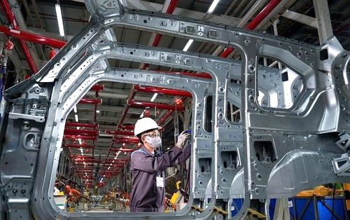 Nhà máy Sản xuất ô tô điện VinFast Hà Tĩnh đang mở rộng quy mô với mục tiêu sản xuất 100.000 xe trong năm nay.