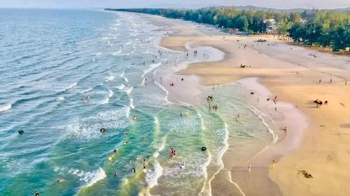 Biển Đà Nẵng có bờ cát dài và mịn, đẹp bậc nhất cả nước.
