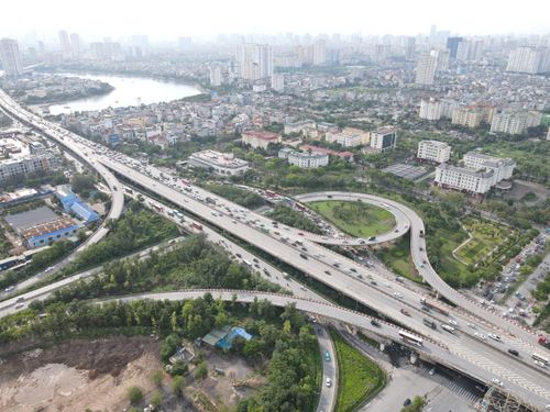 Với Hà Nội, “hạ tầng đi trước” không còn là khẩu hiệu, mà đã trở thành hành động cụ thể. Ảnh: Tuấn Lương
