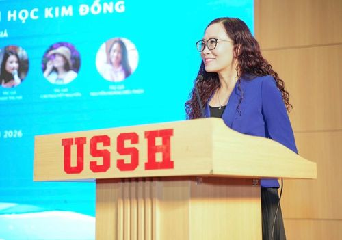 PGS.TS Nguyễn Thu Hiền, Trưởng Khoa Văn học, Trường Đại học Khoa học xã hội và Nhân văn. Ảnh: NXB Kim Đồng