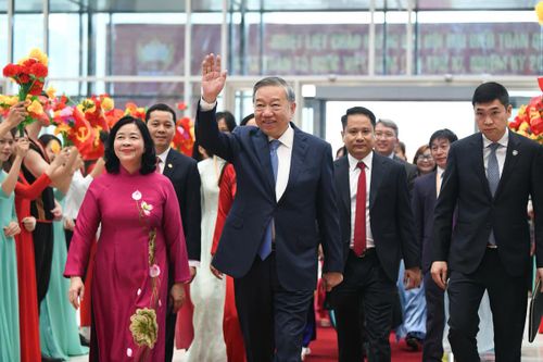 Tổng Bí thư, Chủ tịch nước Tô Lâm; Chủ tịch UBTƯ MTTQ Việt Nam Bùi Thị Minh Hoài và các đại biểu tham dự khai mạc trọng thể Đại hội MTTQ Việt Nam lần thứ XI.