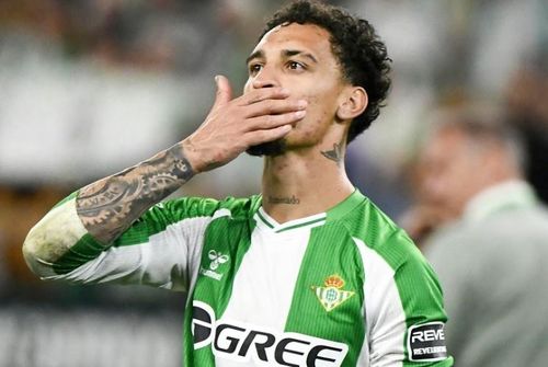 Antony cùng Betis dự Champions League mùa tới.