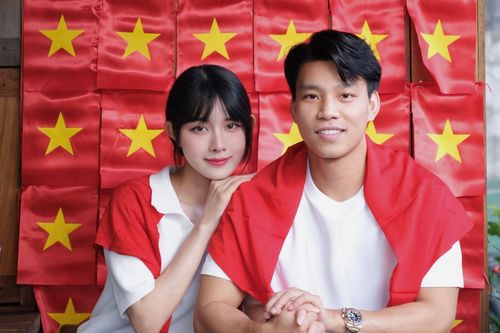 Hiện Văn Thanh thi đấu cho Công An Hà Nội FC. Trong khi đó, Bích Hạnh hoạt động trong lĩnh vực làm đẹp và được nhiều người biết đến trên mạng xã hội với hình ảnh gắn liền phong cách thể thao, tập gym.