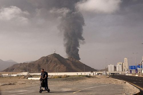 Khu công nghiệp dầu mỏ Fujairah của UAE bị tấn công trong tháng 3. Ảnh: Reuters.