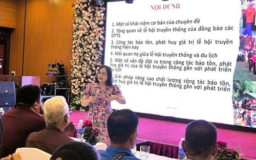 Các học viên được phổ biến, truyền dạy bài bản về lý thuyết nghi lễ tín ngưỡng, kỹ năng quản lý và tổ chức các hoạt động văn hóa, thể thao dân gian