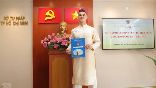 Thủ môn Lê Giang Patrik thuộc biên chế Câu lạc bộ Công an Thành phố Hồ Chí Minh.