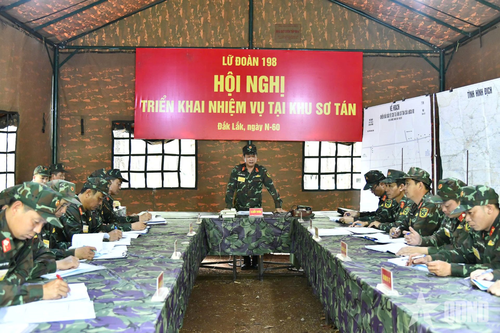 Đại tá Phạm Ngọc Hưng triển khai nhiệm vụ cho các lực lượng trong diễn tập CKB-24.