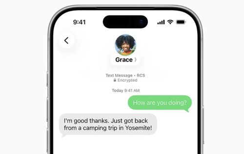 Điểm nâng cấp đáng chú ý nhất trên iOS 26.5 là việc Apple bổ sung mã hóa đầu cuối cho tin nhắn RCS, cho phép người dùng iPhone và Android nhắn tin an toàn hơn với cơ chế bảo vệ tương tự iMessage khi được nhà mạng hỗ trợ, đồng thời xuất hiện biểu tượng khóa để xác nhận nội dung đang được mã hóa hoàn toàn.