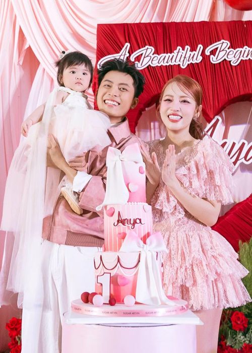 Trên mạng xã hội, nữ diễn viên thường xuyên chia sẻ những khoảnh khắc đời thường giản dị nhưng ngập tràn năng lượng tích cực bên Gin Tuấn Kiệt.