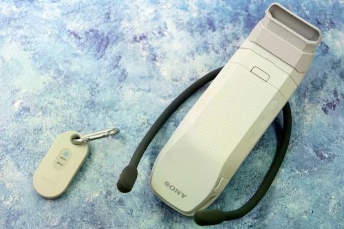 Reon Pocket Pro Plus cũng đi kèm với phụ kiện riêng, đó là Pocket Tag thế hệ thứ hai, nhỏ hơn so với phiên bản tiền nhiệm và có chức năng theo dõi nhiệt độ và độ ẩm môi trường xung quanh.