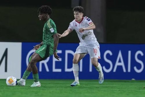 U17 Ả Rập Xê-út giành ngôi đầu bảng A sau trận hòa U17 Tajikistan 5-5 tối 12/5.