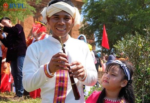  Kèn Saranai, nhạc cụ truyền thống của đồng bào Chăm. Ảnh: NH.