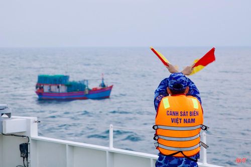 Sau mỗi bữa cơm ấm tình đồng chí, các cán bộ, chiến sĩ lại trở về với vị trí công tác, tiếp tục thực hiện nhiệm vụ thiêng liêng của mình.