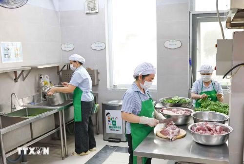 Một bếp ăn bán trú. (Nguồn: TTXVN)