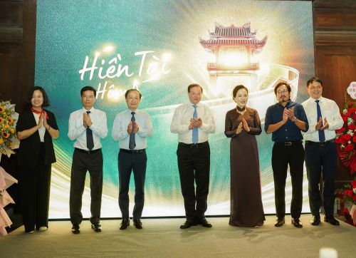 Các đại biểu phát động cuộc thi. (Ảnh: Anh Vũ/Vietnam+)