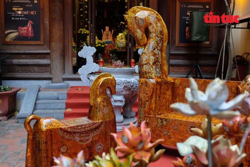 Những tác phẩm nghệ thuật ứng dụng chất liệu sơn ta được trưng bày tại các không gian di sản.