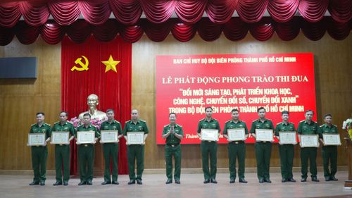 Trao tặng Giấy khen cho các tập thể, cá nhân có thành tích xuất sắc trong đấu tranh phòng, chống tội phạm ma túy và trong thực hiện “Học tập và làm theo tư tưởng, đạo đức, phong cách Hồ Chí Minh” năm 2026.