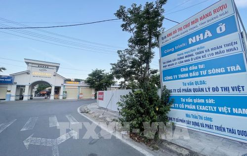 Khu đô thị chợ mới hàng rượu do Công ty TNHH đầu tư Sông Trà làm chủ đầu tư được UBND tỉnh Quảng Ngãi giao đất không qua đấu giá quyền sử dụng đất. Ảnh: Phạm Cường-TTXVN
