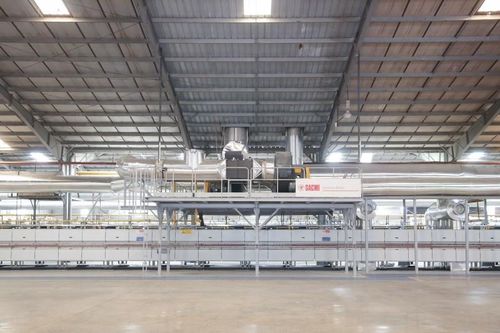 Dây chuyền công nghệ Sacmi Continua+ hiện đại tại Nhà máy gạch Viglacera Eurotile. Ảnh: Thu Hằng/BNEWS/TTXVN