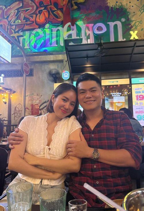 Lê Phương có cuộc sống hôn nhân hôn nhân viên mãn bên ông xã kém 7 tuổi. Ảnh: FBNV