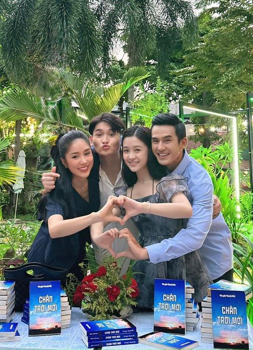 Tuy nhiên, chia sẻ mới của Lê Phương đang khiến nhiều khán giả kỳ vọng bộ phim sẽ sớm trở lại với những drama mới.
