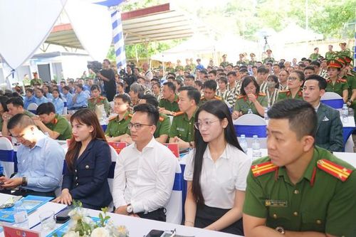 Các đại biểu dự chương trình