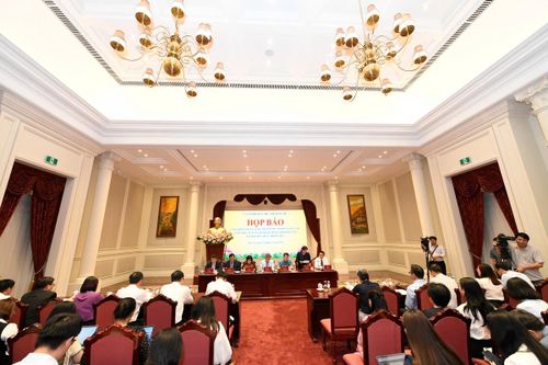 Toàn cảnh buổi họp báo