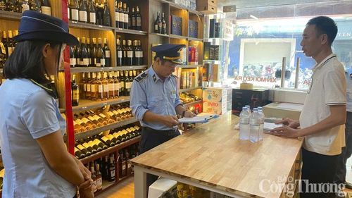 Chi cục Quản lý thị trường tăng cường kiểm tra hàng hóa thực phẩm dịp cao điểm
