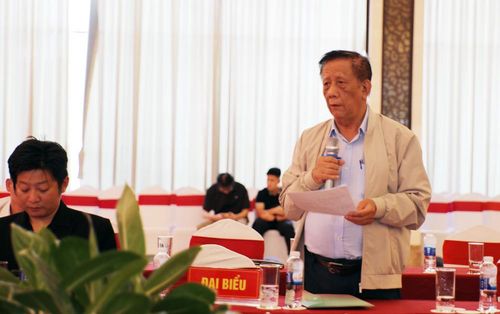  Nghệ sĩ Ưu tú, đạo diễn Lê Đức Tiến trao đổi giải pháp đưa di sản Bắc Ninh vào các tác phẩm điện ảnh nhằm thúc đẩy phát triển du lịch. 