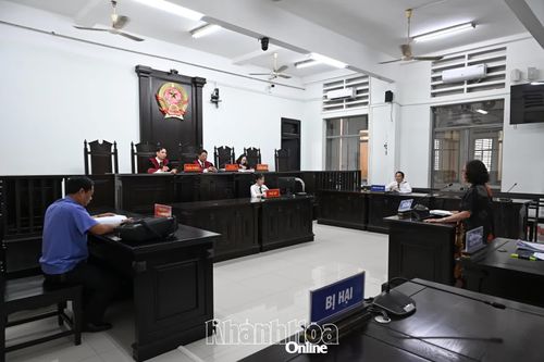 Quang cảnh phiên tòa.