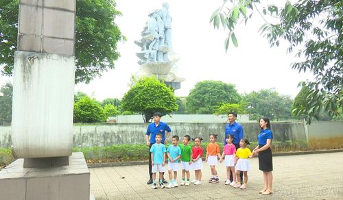 Đoàn Thanh niên phường Yên Bái thường xuyên giáo dục truyền thống yêu nước cho thiếu niên, nhi đồng tại Khu di tích mộ Nguyễn Thái Học.