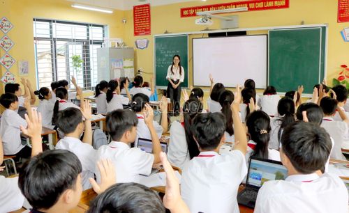 Mô hình lớp học thông minh giúp học sinh hào hứng, chủ động tương tác và tích cực tham gia xây dựng bài.