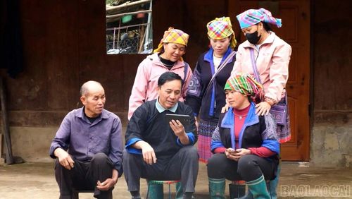 Khi có lực lượng “người bản số” làm cầu nối, khoảng cách giữa công nghệ và người dân dần được thu hẹp.