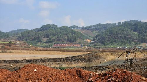 Hiện đơn vị thi công đẩy nhanh tiến độ nạo vét lòng hồ để tranh thủ điều kiện thời tiết thuận lợi trước khi bước vào cao điểm mùa mưa
