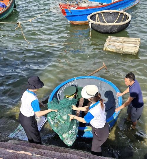 Các hoạt động hưởng ứng Ngày Quốc tế Đa dạng sinh học tại phường Đồng Hới - Ảnh: P.V