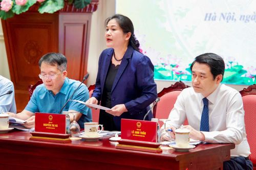 Thứ trưởng Bộ Nội vụ Nguyễn Thị Hà phát biểu tại họp báo