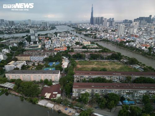Hiện hai lô số 4 và 6 đã hoàn tất giải tỏa, di dời. Các lô còn lại có 1.216 căn hộ, trong đó gần 400 trường hợp đã đồng ý phương án bồi thường.