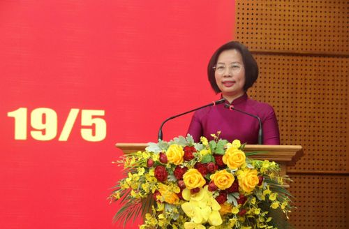 Ủy viên Ban Thường vụ Thành ủy, Bí thư Đảng ủy, Chủ tịch Ủy ban MTTQ Việt Nam thành phố Hà Nội Bùi Huyền Mai phát biểu tại buổi lễ. Ảnh: Lê Phương