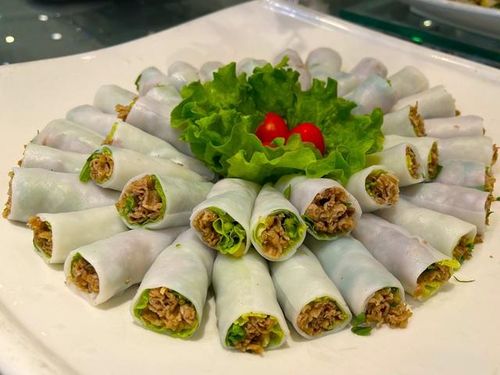 Phở cuốn là món ăn thanh mát, dễ chế biến, phù hợp cho người muốn giữ dáng, giảm cân.