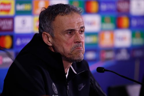 Luis Enrique nhào nặn PSG thành một tập thể.