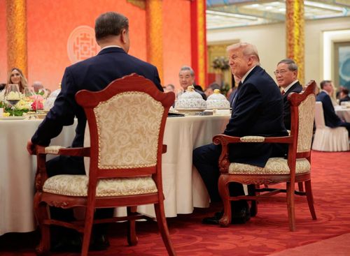  Tổng thống Mỹ Donald Trump trong buổi quốc yến cùng Chủ tịch Trung Quốc Tập Cận Bình ở Đại lễ đường Nhân dân, Bắc Kinh, ngày 14/5. 