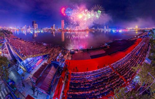 Đêm khai mạc DIFF 2026 cũng là một bữa tiệc nghệ thuật đặc sắc, một concert nghệ thuật đúng nghĩa với sự xuất hiện của dàn nghệ sĩ nổi tiếng tài năng và được yêu thích