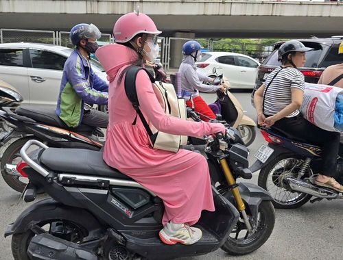 Chống nắng cũng cần phải... thời trang