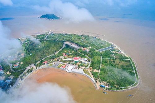 Toàn cảnh khu vực Bến K15 nhìn từ trên cao, nơi được biết đến là “Km số 0” của đường Hồ Chí Minh trên biển