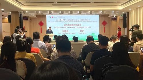 Phó Giám đốc Sở Du lịch Hà Nội Nguyễn Trần Quang phát biểu.