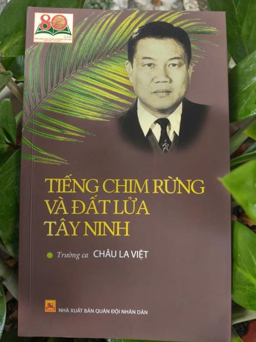 Trường ca “Tiếng chim rừng và đất lửa Tây Ninh” được Hội Nhà văn Thành phố Hồ Chí Minh trao tặng thưởng năm 2025.