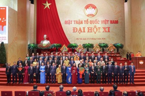 Đoàn Chủ tịch Ủy ban Trung ương MTTQ Việt Nam khóa XI ra mắt đại hôịẢnh: QUANG VINH