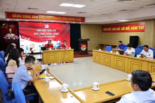  Quang cảnh buổi gặp mặt.