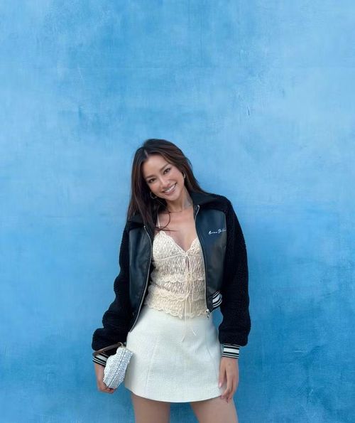 Với sự tự tin và nỗ lực không ngừng, người hâm mộ kỳ vọng cô sẽ tiếp tục ghi dấu ấn tại thị trường quốc tế trong thời gian tới.